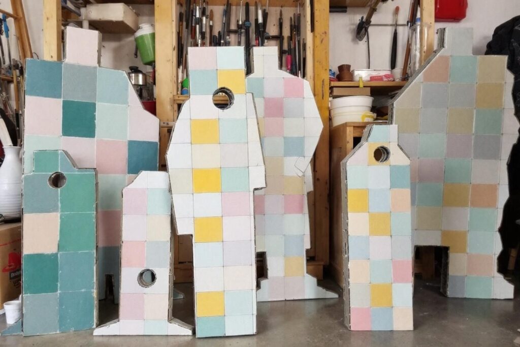 Comment créer du faux carrelage avec du carton et de la peinture